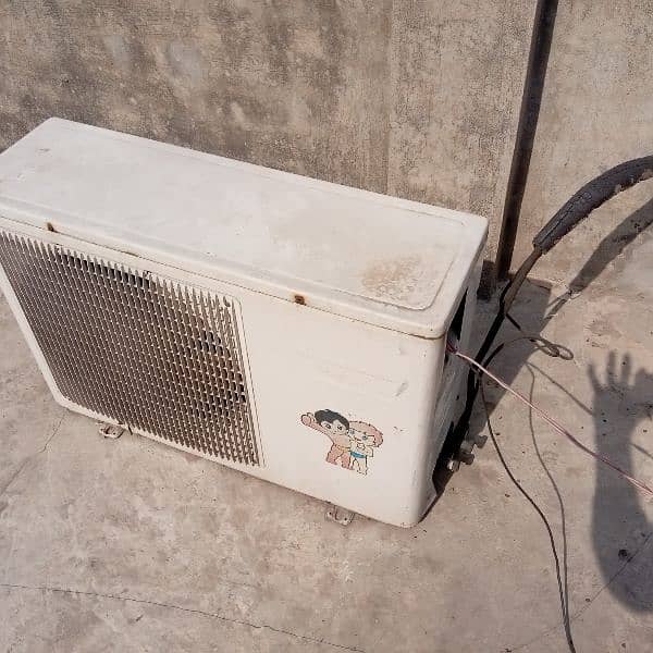 1.5 Ton Split Ac in Good Condition For Sale 2