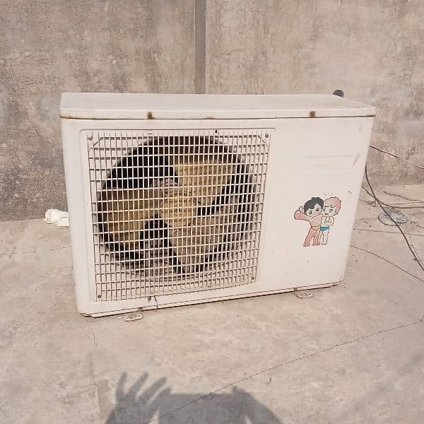1.5 Ton Split Ac in Good Condition For Sale 3