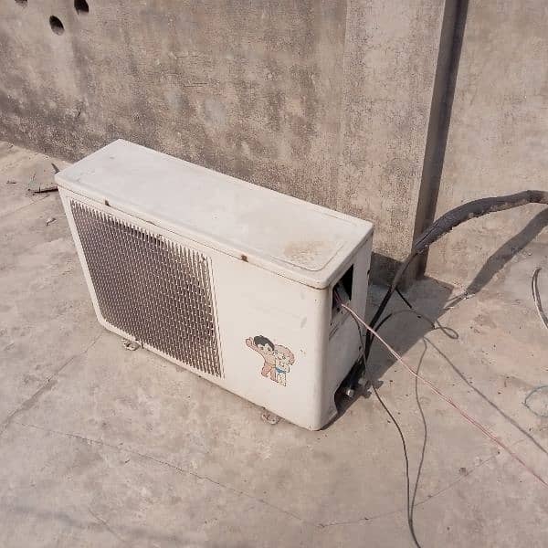 1.5 Ton Split Ac in Good Condition For Sale 4