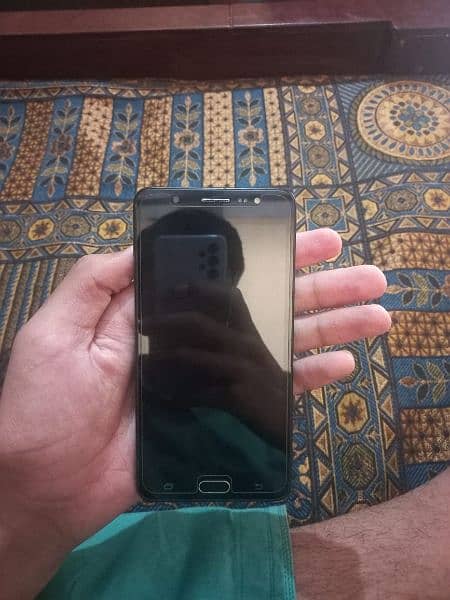 Samsung Galaxy j7 max no box pennel change 9 by 10 condition good 0