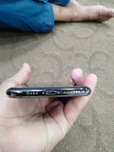 iphone 11 pro max non pta 256 gb waterpack with box chrger 7