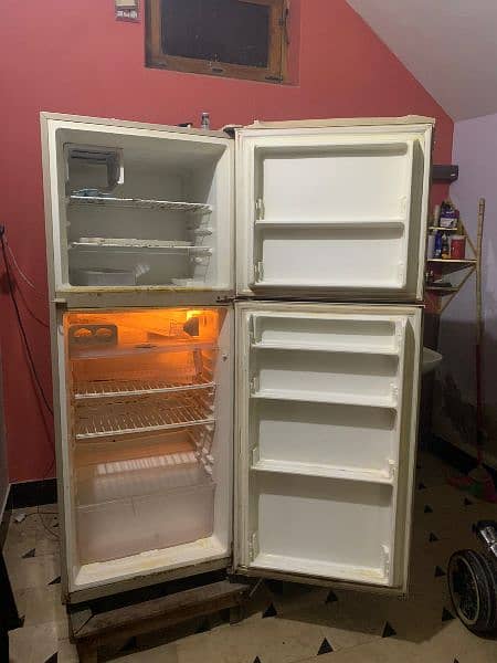 Haier Deluxe fridge refrigerator 3