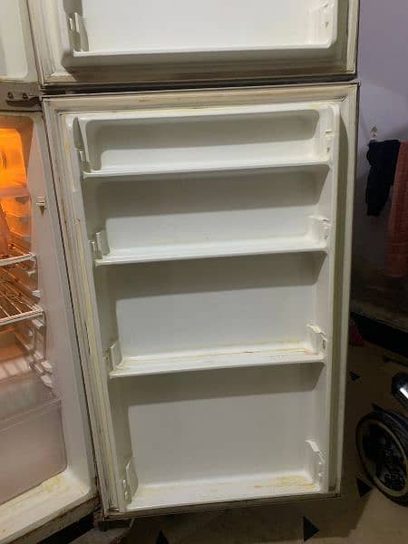 Haier Deluxe fridge refrigerator 4