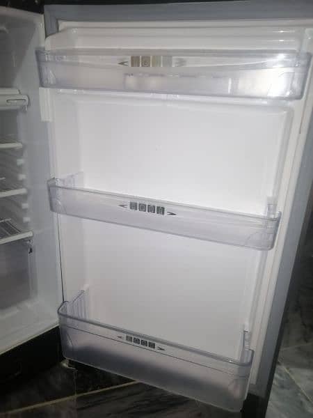 Dawalnce Refrigerator 10/10 condition 0