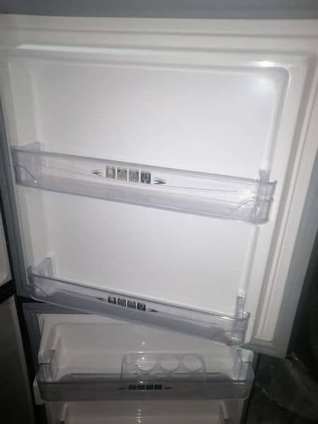 Dawalnce Refrigerator 10/10 condition 1
