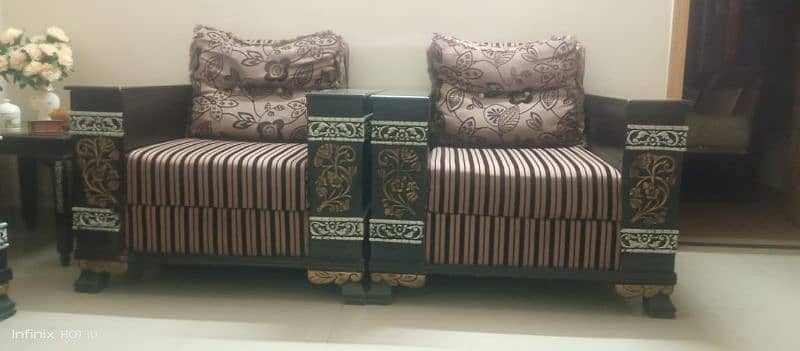 5 seater sofa for sale in best condition 1