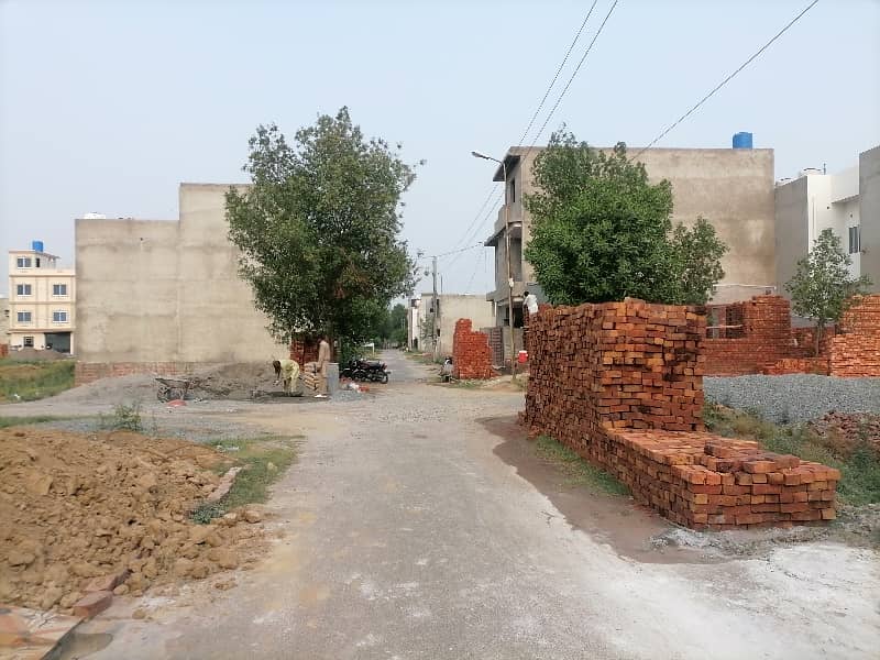 Buy your ideal 5 Marla House in a prime location of Lahore 3