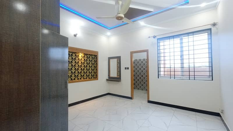 Prime Location 7 Marla House For sale In Rs. 21,500,000 Only 7