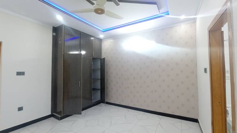 Prime Location 7 Marla House For sale In Rs. 21,500,000 Only 17
