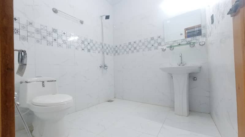 Prime Location 7 Marla House For sale In Rs. 21,500,000 Only 18