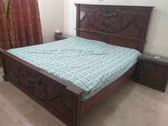 Wooden Kind Size Bed for Urgent Sale