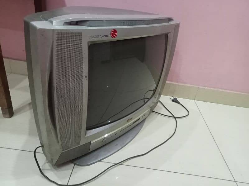 Tv in good condition (urgent sell). 2