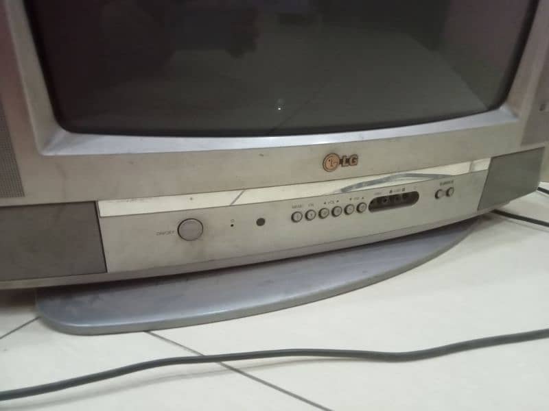 Tv in good condition (urgent sell). 3