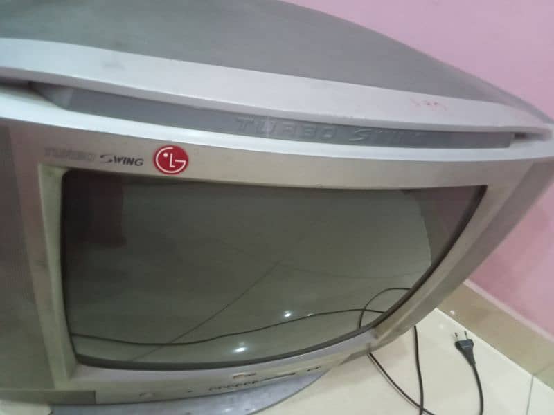 Tv in good condition (urgent sell). 5