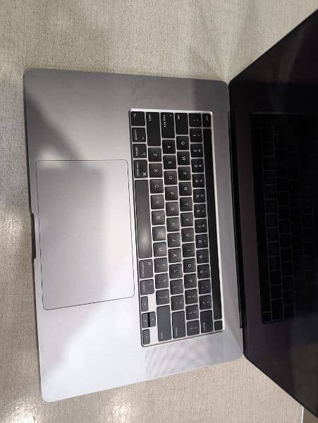 macbook Pro retina display i7 i9 M1 scrathless 0