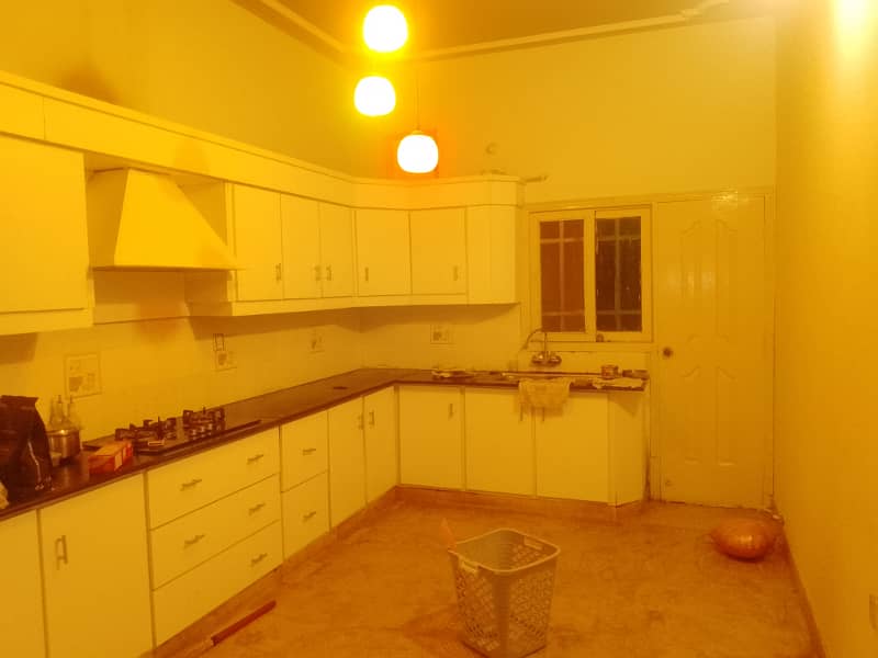 3 BED DD GROUND FLOOR CORNER PORTION AVAILABLE FOR RENT 10