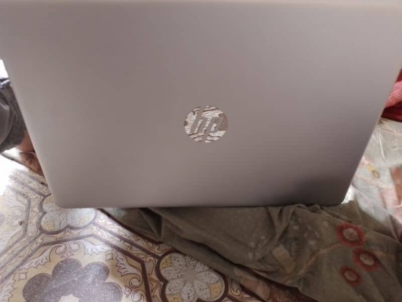 hp core i5 11gen use only 3 to 4 manth 1