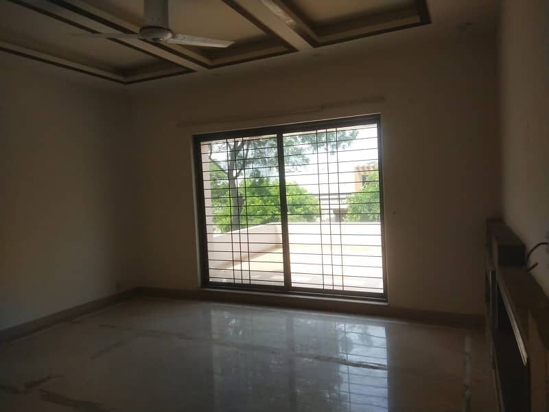 Prime Location 1 Kanal Like New Bungalow Available For Rent in DHA Phase 5 Block C Near Park 1