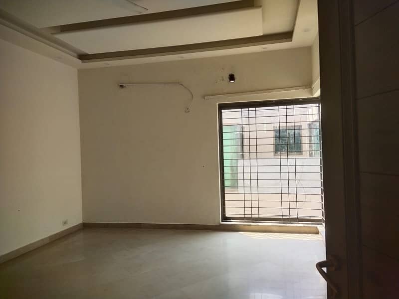 Prime Location 1 Kanal Like New Bungalow Available For Rent in DHA Phase 5 Block C Near Park 11