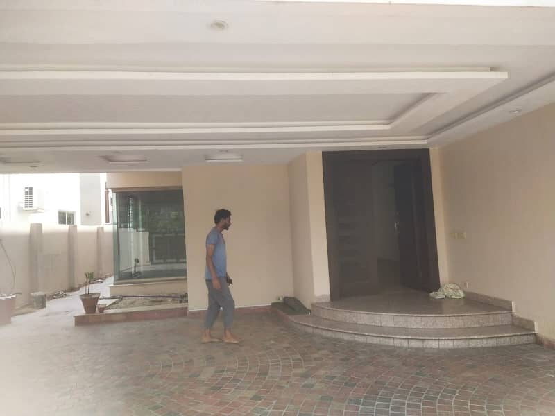 Prime Location 1 Kanal Like New Bungalow Available For Rent in DHA Phase 5 Block C Near Park 18