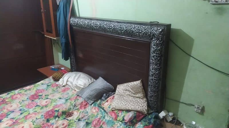 bed for sale in excellent condition 2