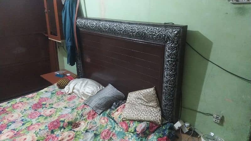 bed for sale in excellent condition 3