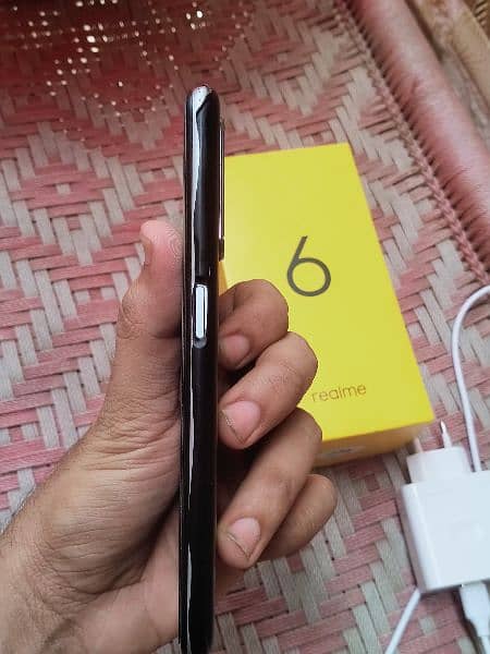 Realme 6 8/128 90Hz With Box And Charger 3
