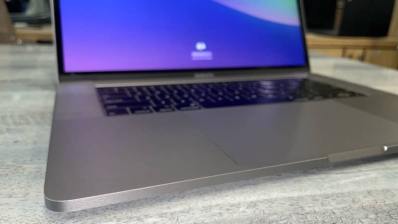 Macbook Pro 2019 i9 5