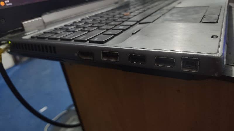 HP Elitebook 8570w Workstation Gaming laptop 2