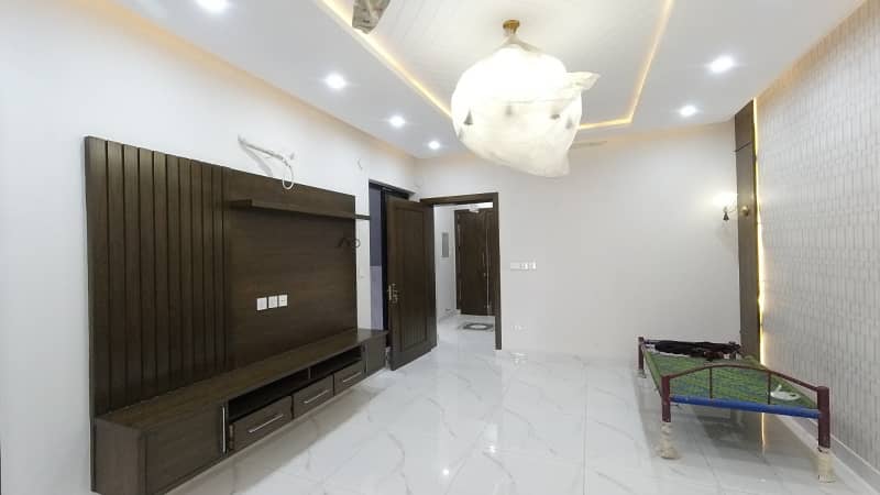 10 Marla House For Sale In Margalla View Housing Society In D17 Islamabad 2
