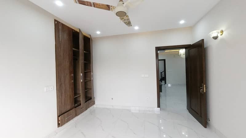 10 Marla House For Sale In Margalla View Housing Society In D17 Islamabad 15