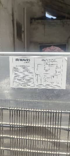 WAVES Refrigerator New Condition 0