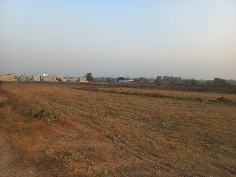 10 MARLA PLOT AVAILABLE FOR SALE ON GOOD LOCATION L-1340 2