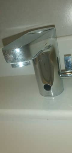 water tap electric with sensor
