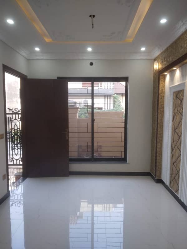 5 Marla Brand New House For Sale In Lake City - sector M-7B Lake City Lahore 4