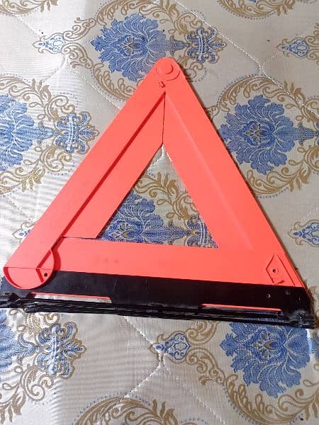 triangle emergency warning reflector 1