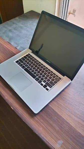 Apple MacBook pro core i7 15inch display 4