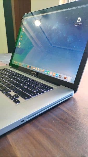 Apple MacBook pro core i7 15inch display 13