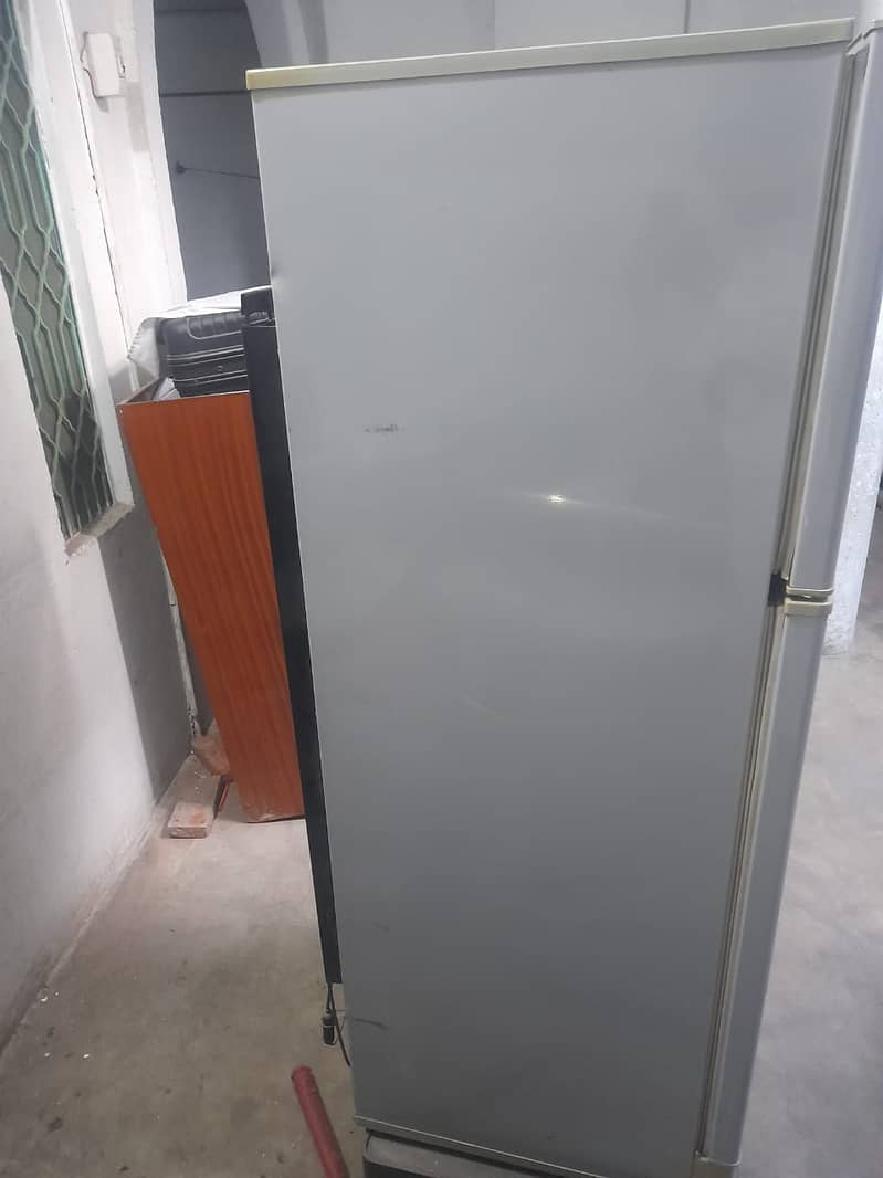 PEL Refrigerator Model 6300 1