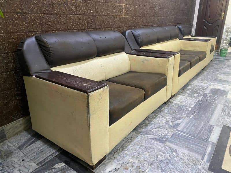 complete leather sofa set available for sell 4