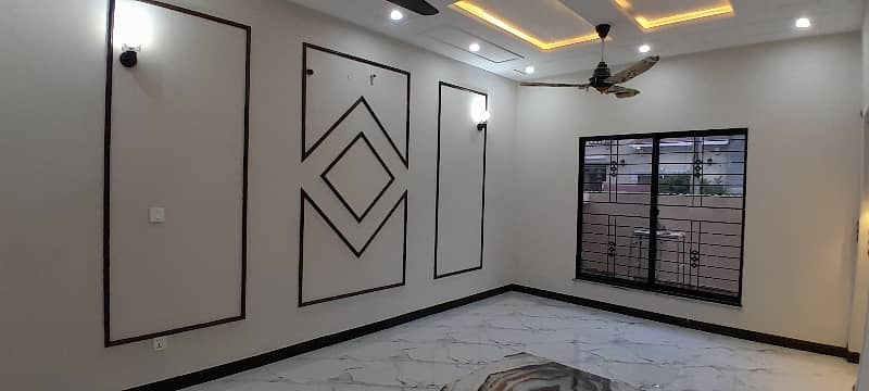 Ready To Buy A Prime Location House In Jubilee Town - Block B Lahore 7