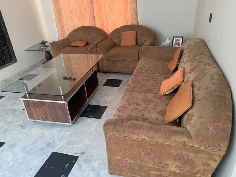 WANTED TO SALE MY SOFA SET 6