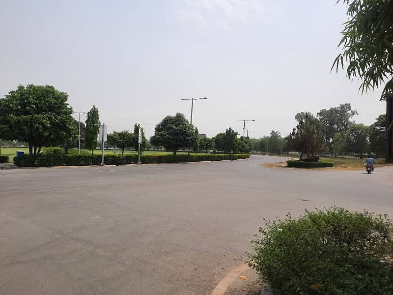 Get A 40 Marla Residential Plot For Sale In Canal Road 11