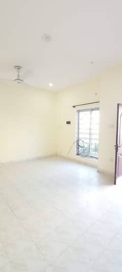 2 bed non furnished apartment