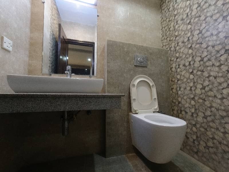 1-Bed Furnished Apartment In Bahria Height-6 Umar Block Phase-8 11