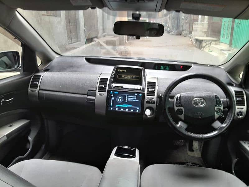 Toyota Prius 2013 14