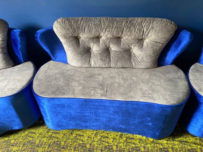 5 Seater Sofa Set Good Condition 3 Months Use Only. . 4