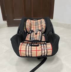 baby car seat/carry cot 0
