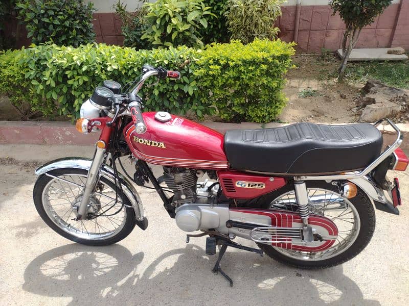 Urgent for sale CG 125 Karachi number Model 1983 1