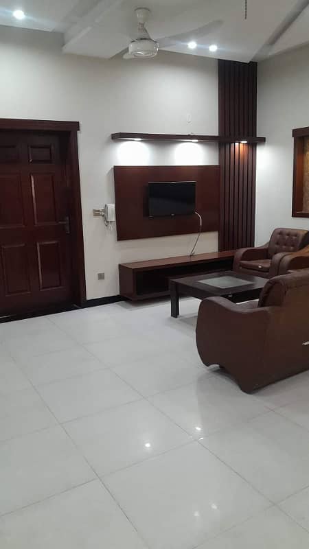10 Marla full house available for rent in sector C Bahria Town Lahore 14